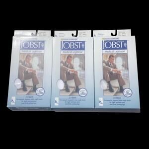 JOBST-Bundle-Medical LegWear Mod.  Compression 15-20 mmHg Knee-High White Sock
